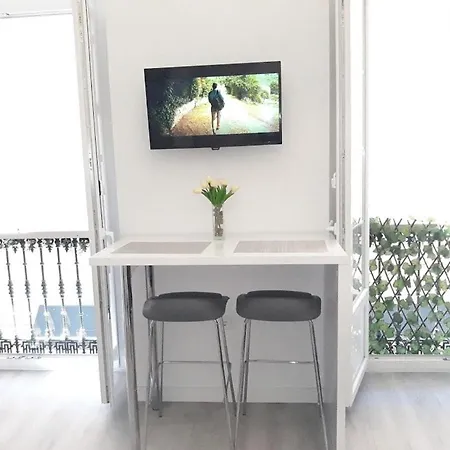 & Away In The Heart Of Historical Town Of Apartment
