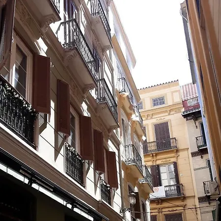 Apartment & Away In The Heart Of Historical Town Of